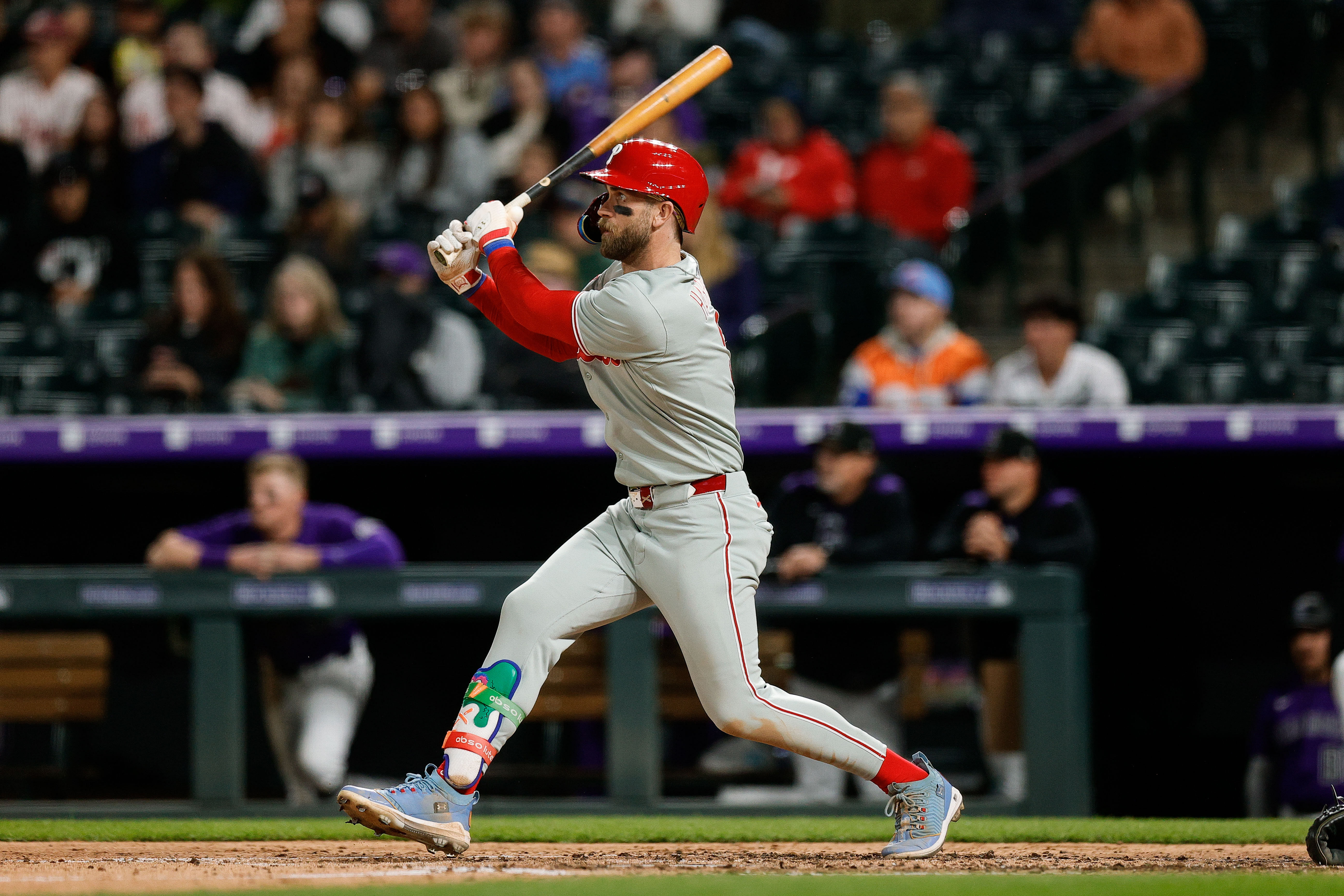 Bryce Harper could light up the scoreboard with a bomb tonight - Source: Imagn